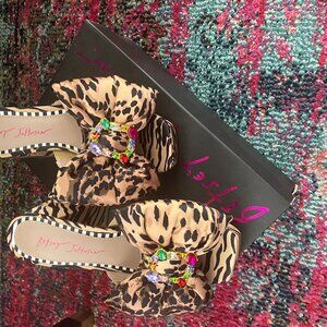 Betsey Johnson Possie leopard multi chunk sandal